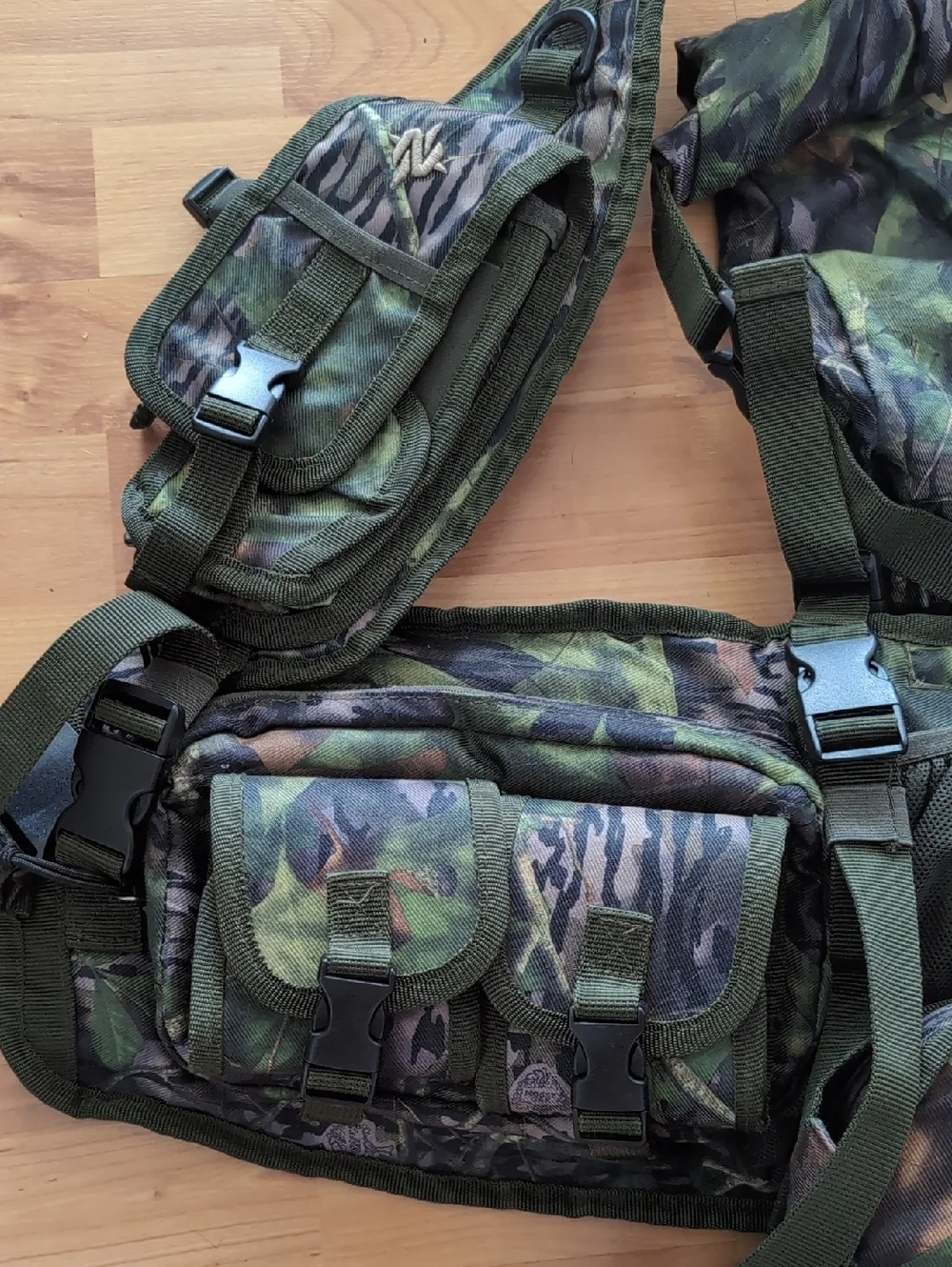Nomad Pursuit Convertible Turkey Vest Camo Hunting Mossy Oak Padded